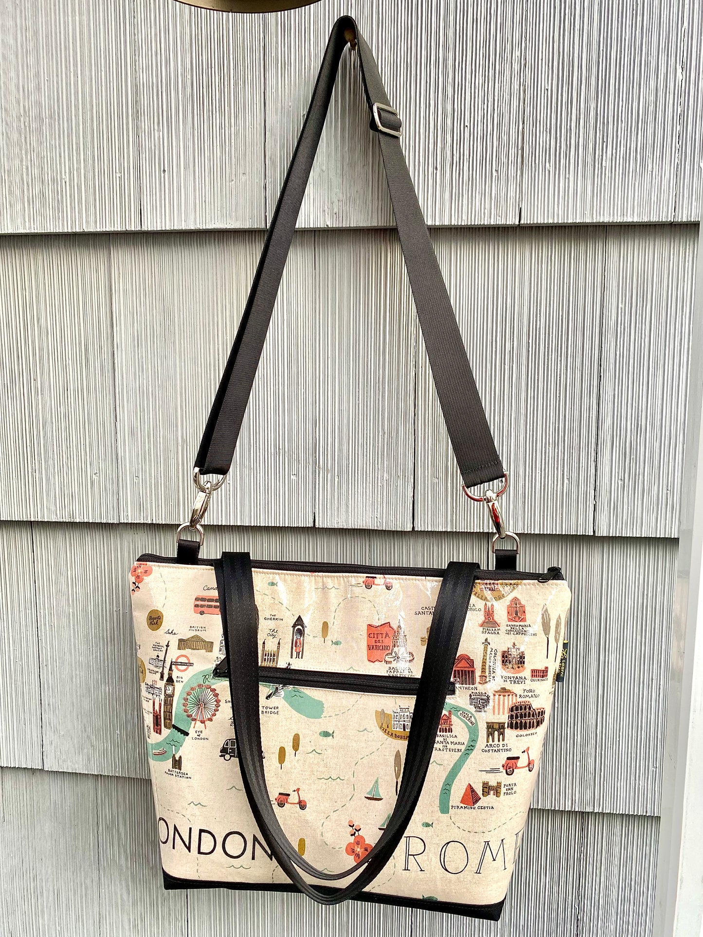 Lydia Tote w/trolley sleeve in Cities print