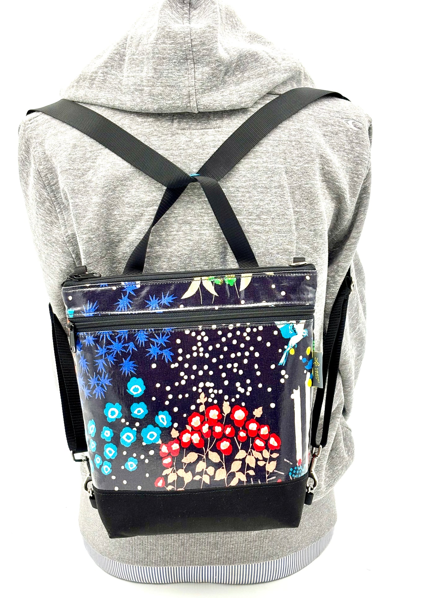 Backpack/Crossbody in Garden Bird black