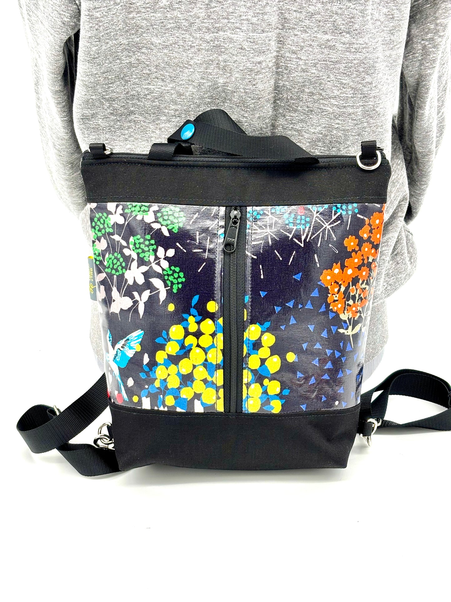 Backpack/Crossbody in Garden Bird black