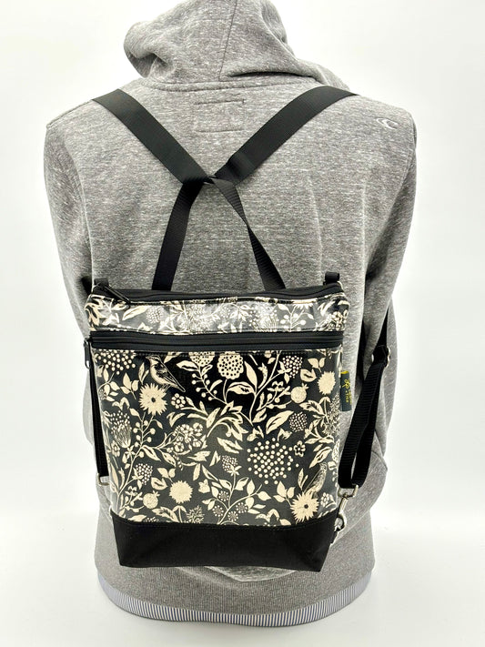 Backpack/Crossbody in Wildflowers black & white