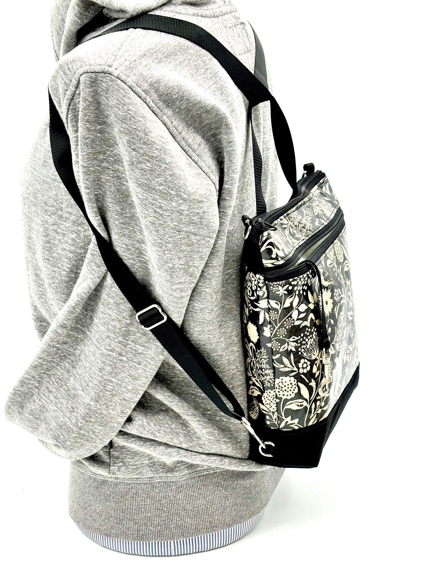 Backpack/Crossbody in Wildflowers black & cream
