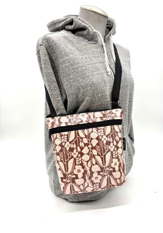 Medium Travel Purse in Botanical Mauve