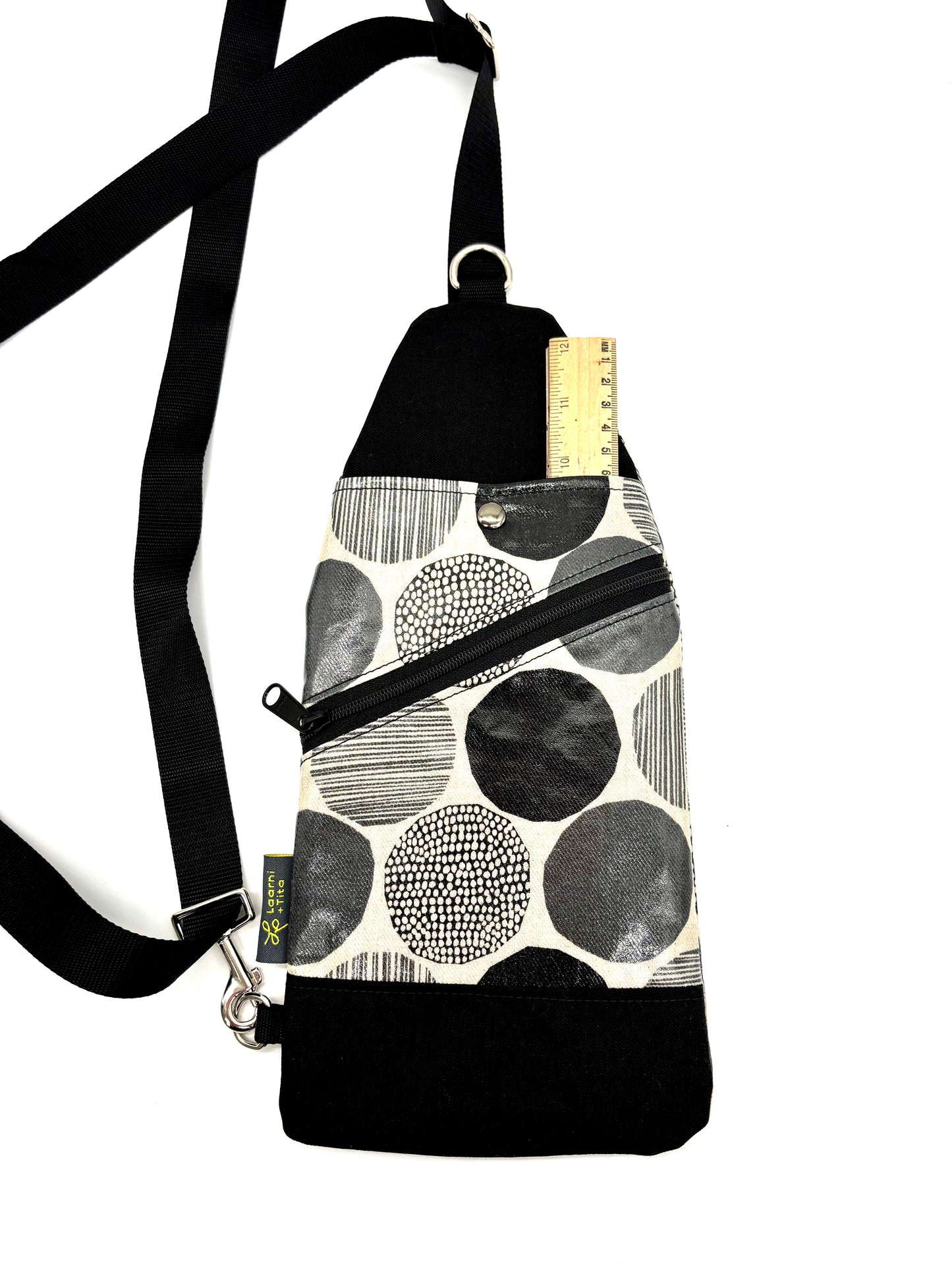 Travel Sling in Rounds Black & White