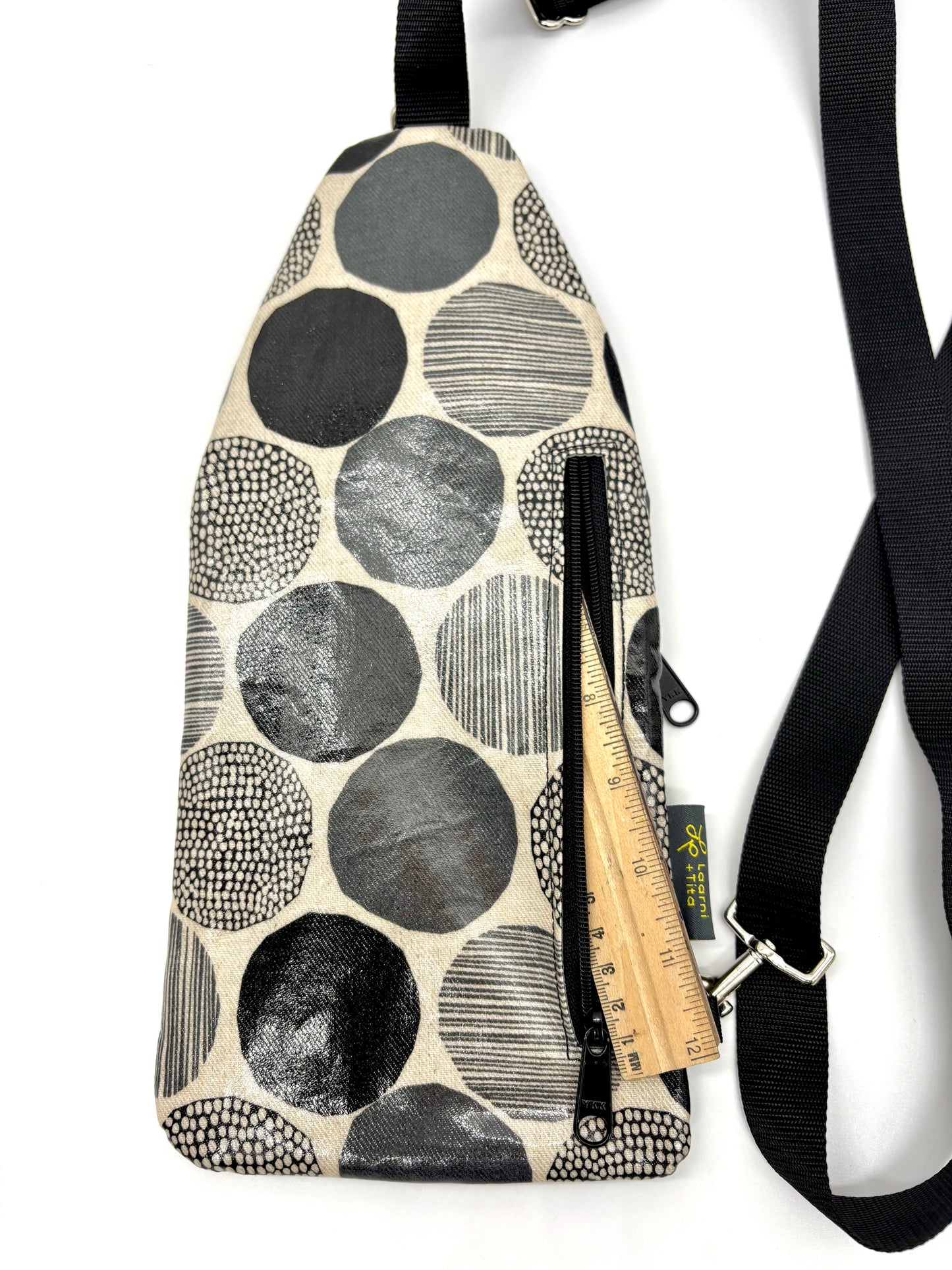 Travel Sling in Rounds Black & White
