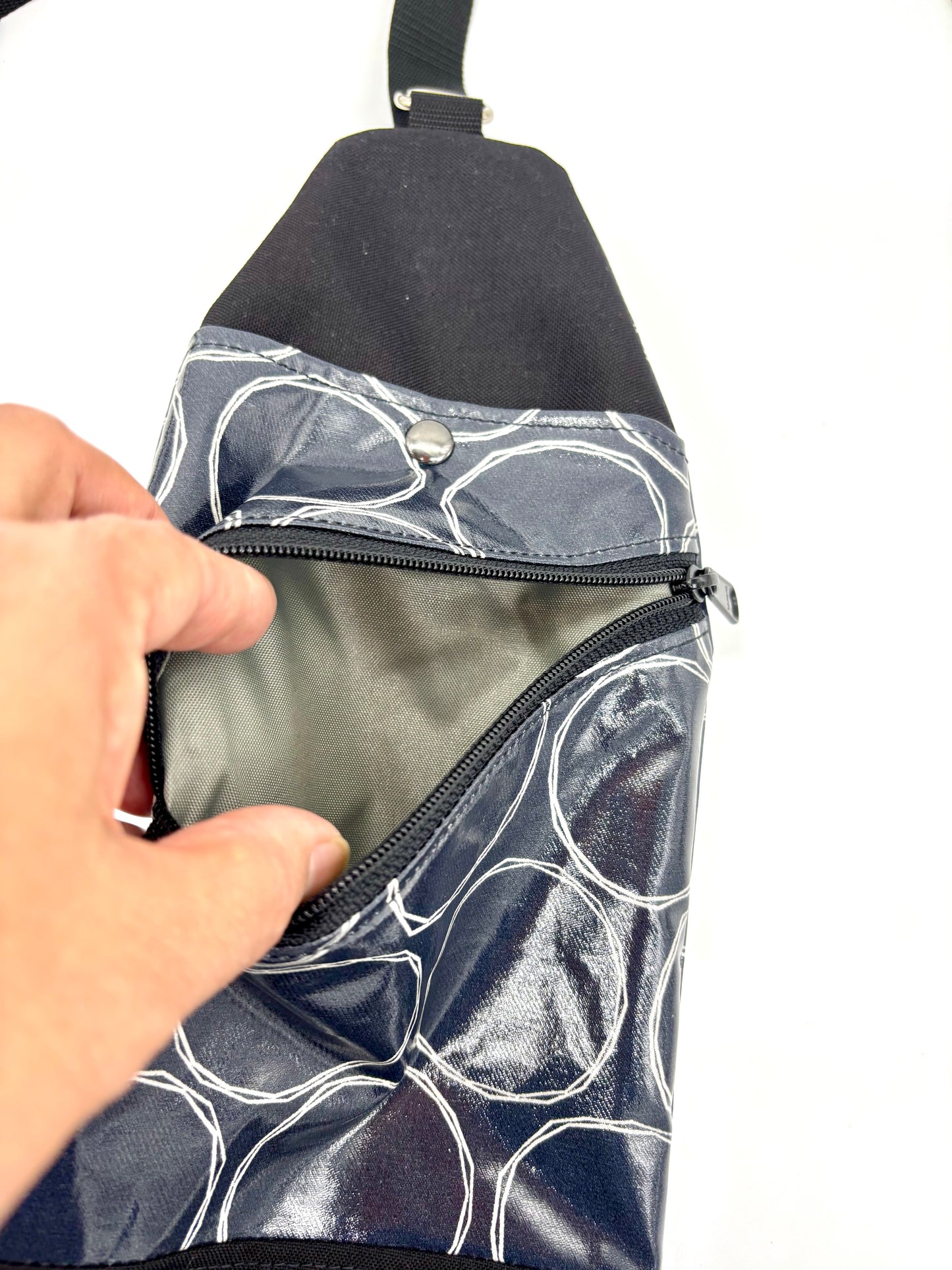 Travel Sling in Rounds Scribbled