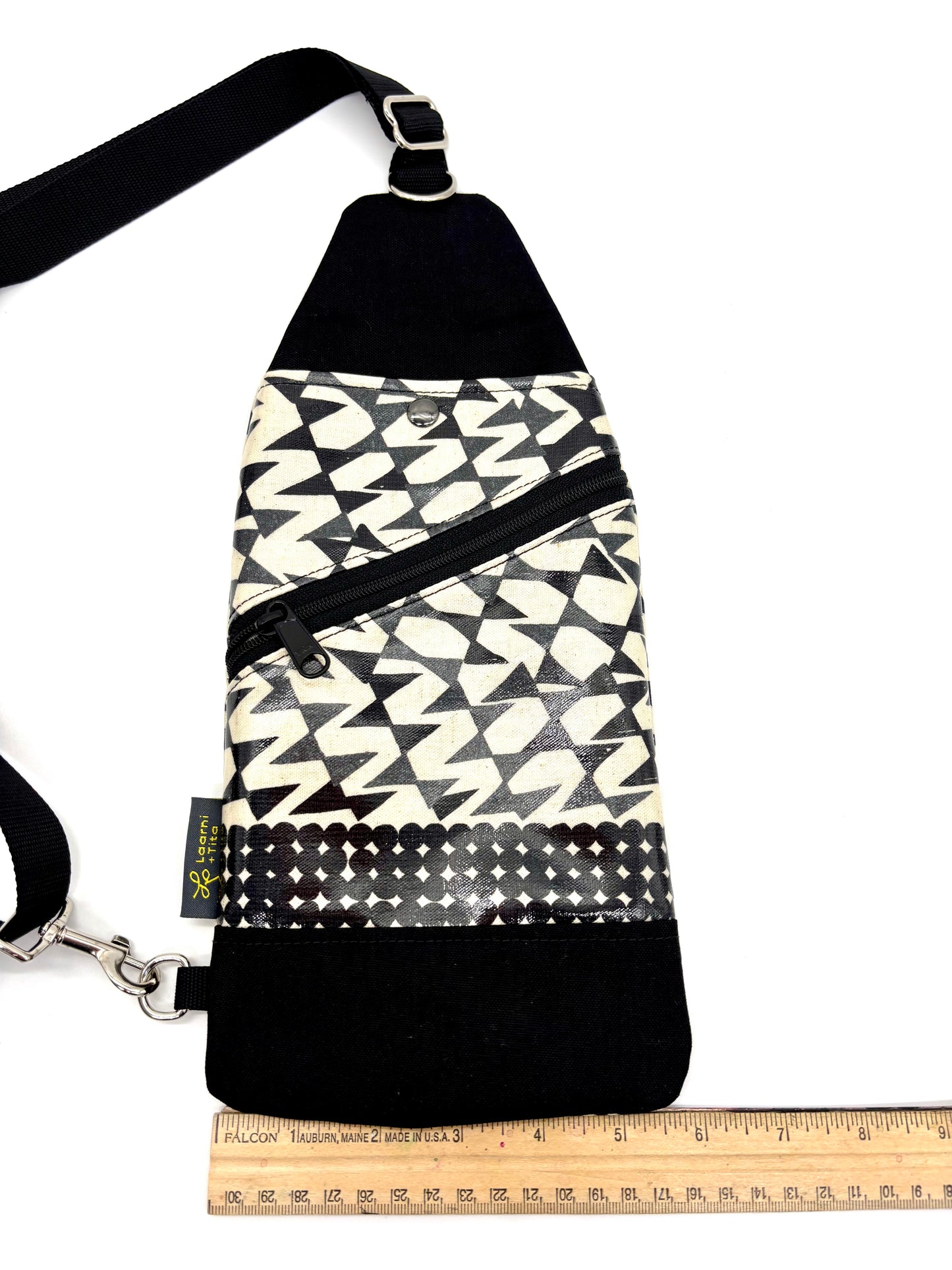 Travel Sling in Streamers Black & White