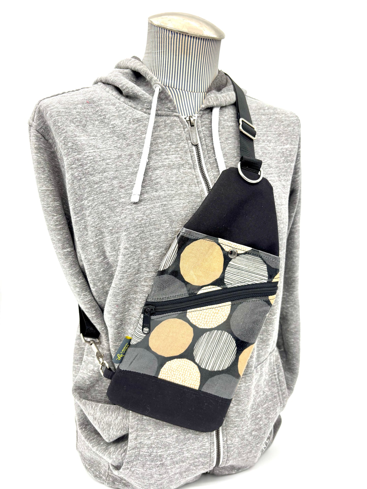 Travel Sling in Rounds Multicolor