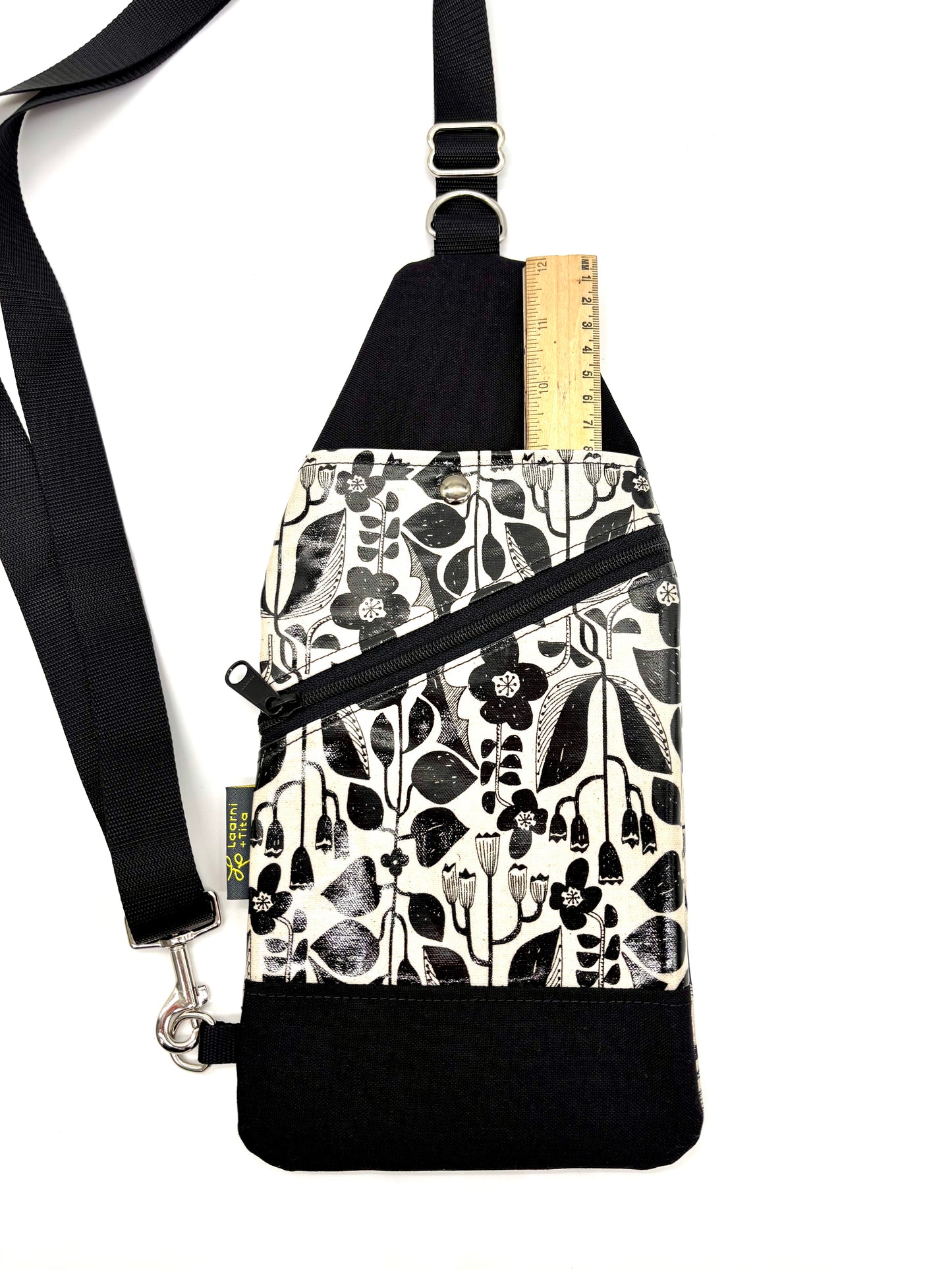 Travel Sling in Botanical Black & White