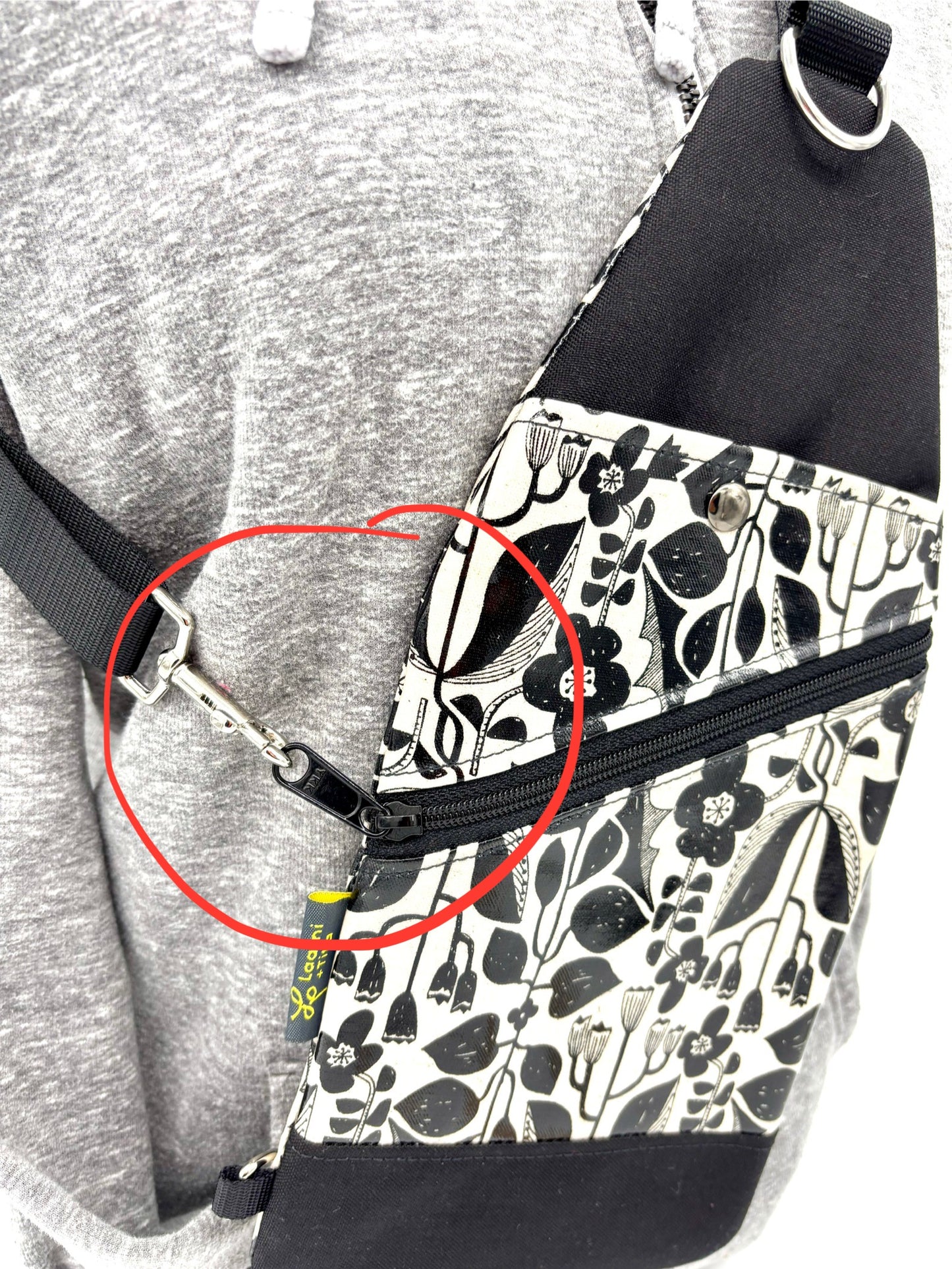 Travel Sling in Botanical Black & White