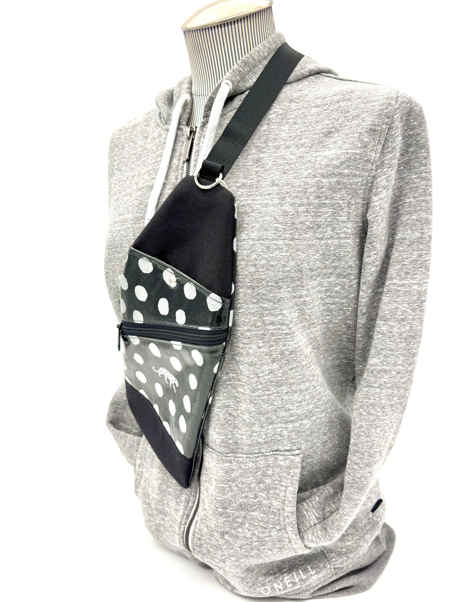 Travel Sling in Silver Spots Leopard