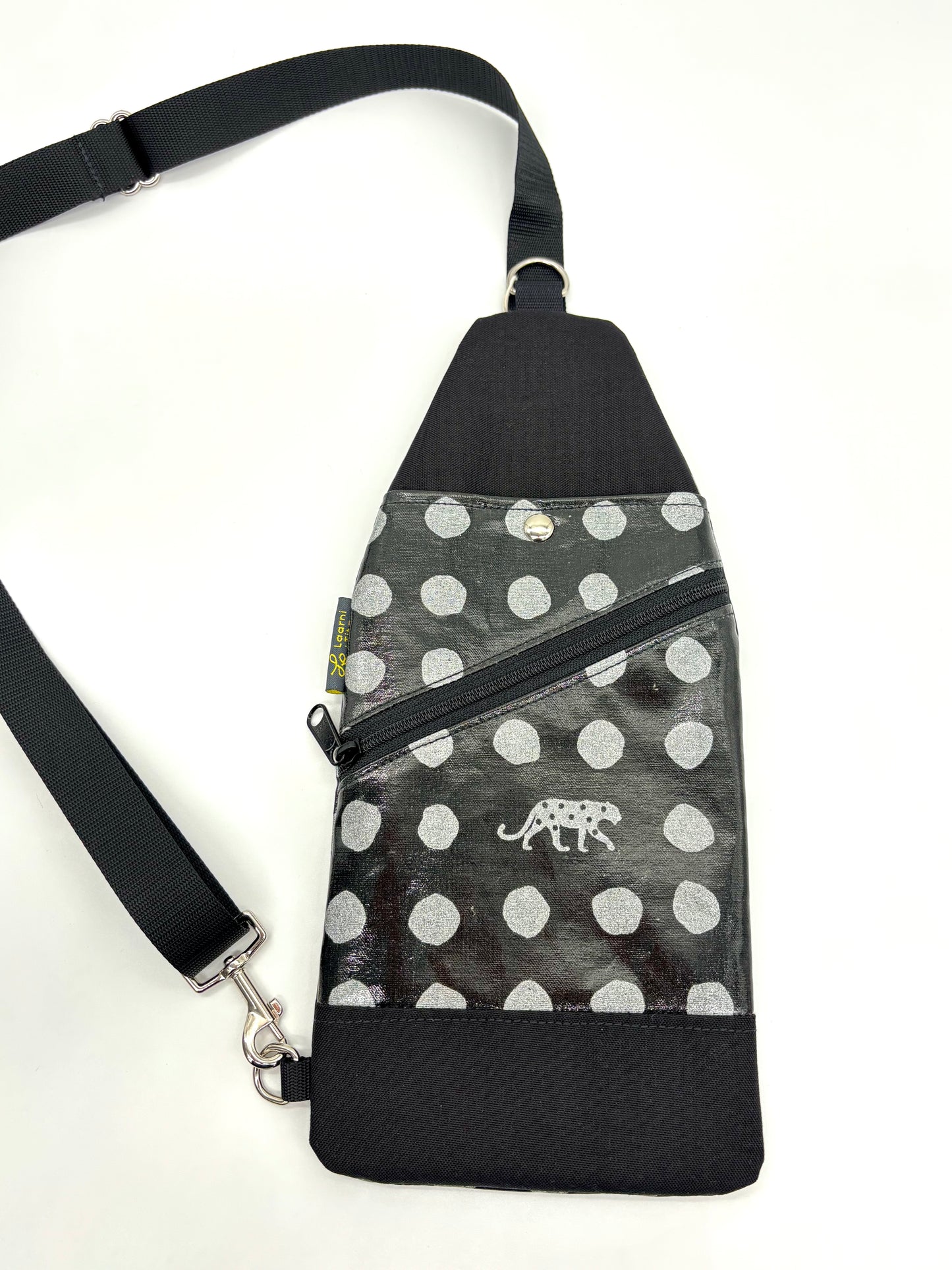 Travel Sling in Silver Spots Leopard