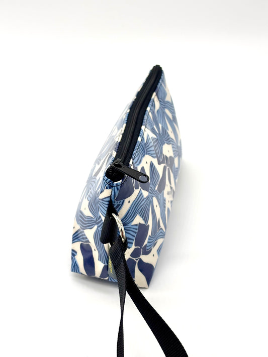 Medium Makeup Bag in Blue Bows