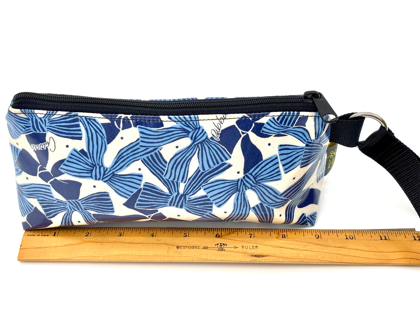 Medium Makeup Bag in Blue Bows