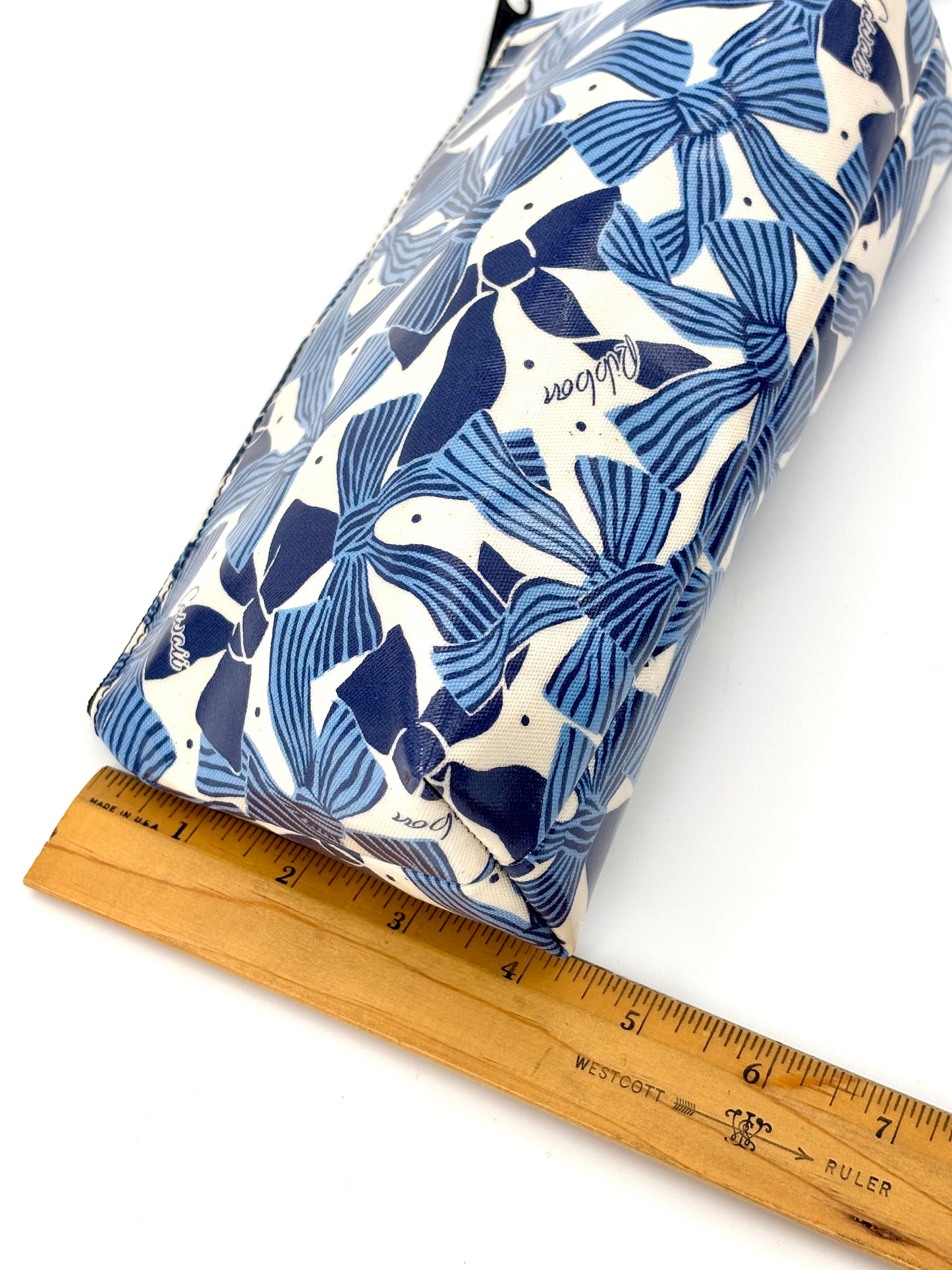 Medium Makeup Bag in Blue Bows