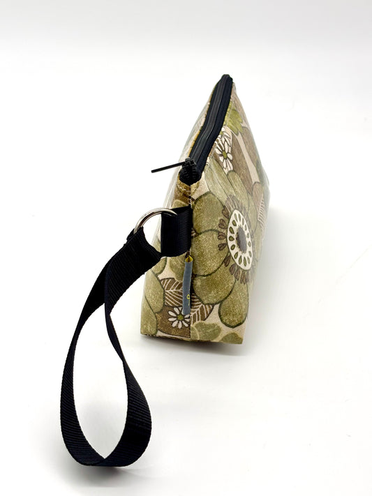 Medium Makeup Bag in Vintage Floral Green