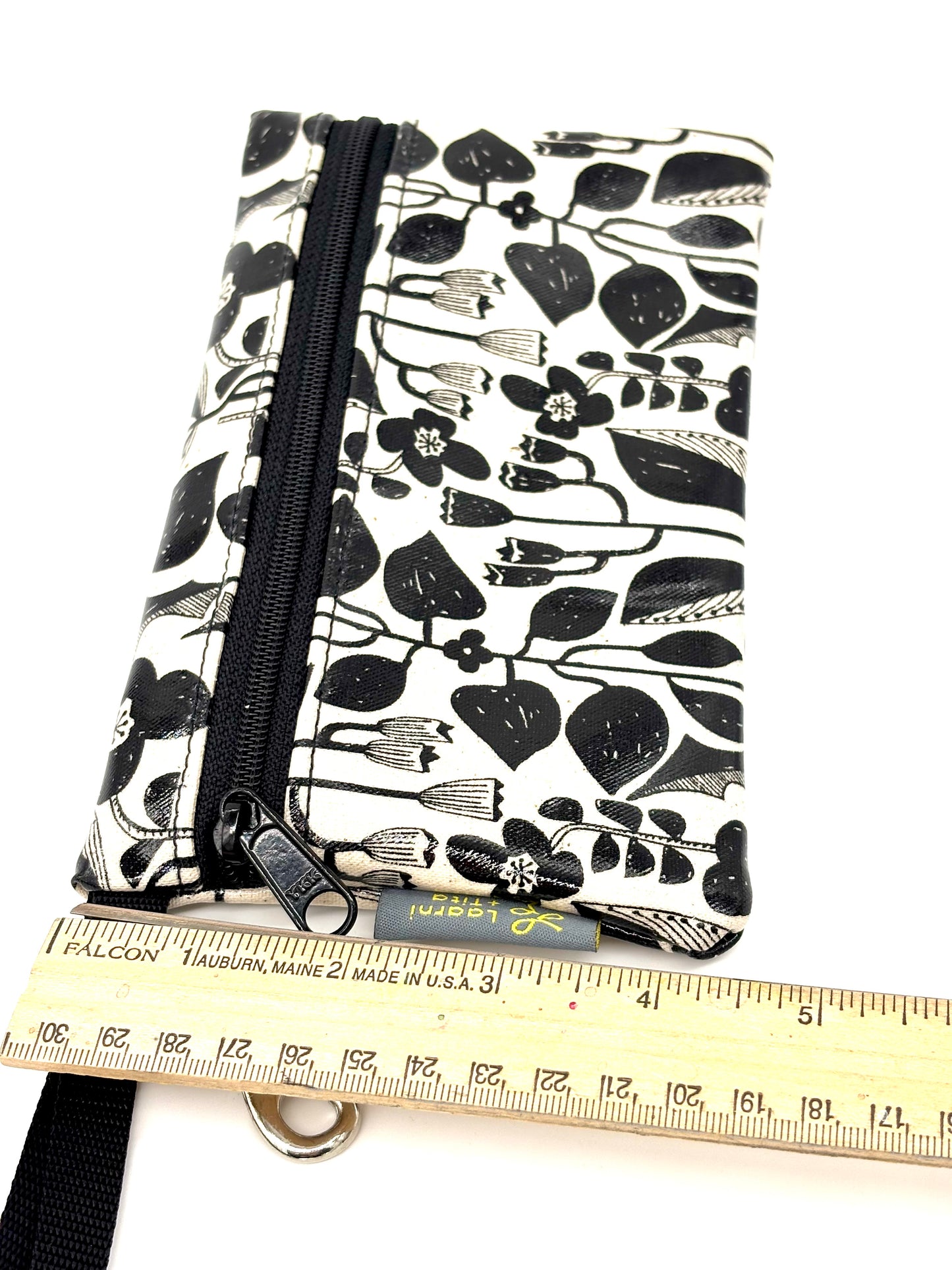 Medium Wristlet in Botanical Black & White