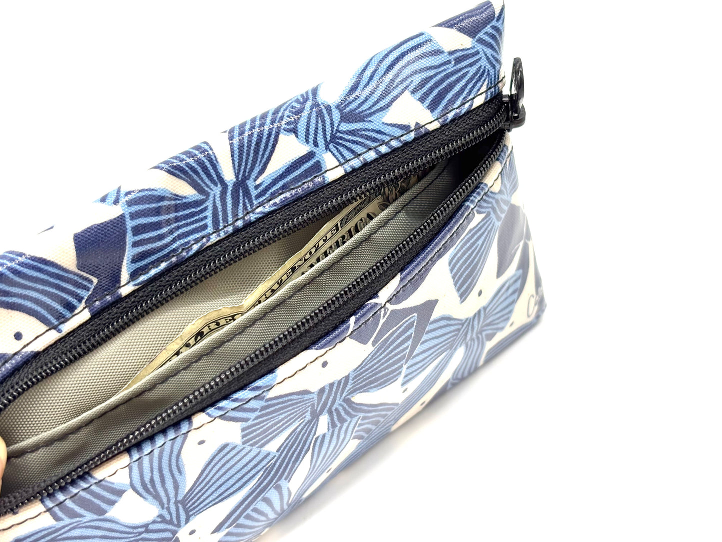 Medium Wristlet in Blue Bows