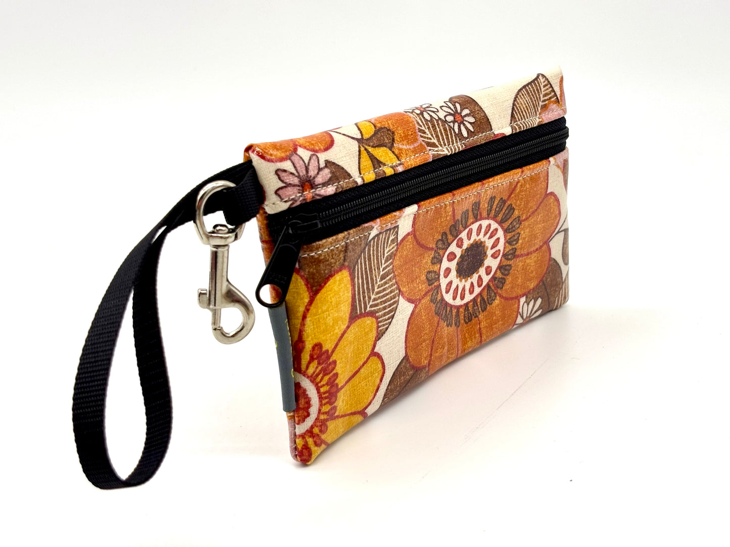 Medium Wristlet in Vintage Floral Orange