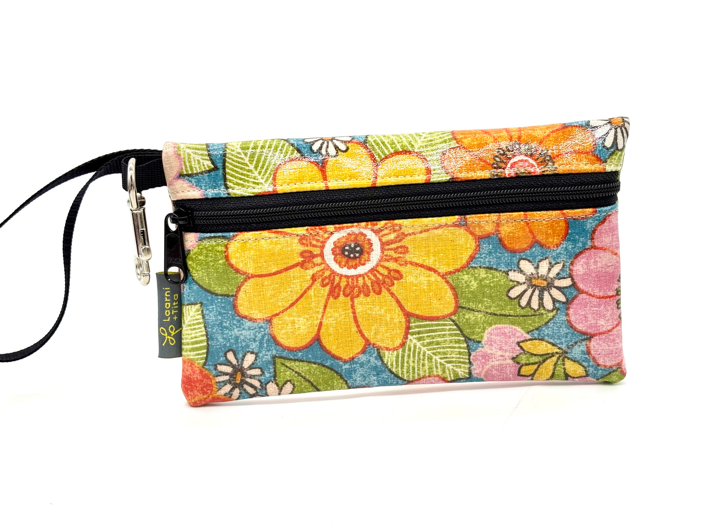 Medium Wristlet in Vintage Floral Pink