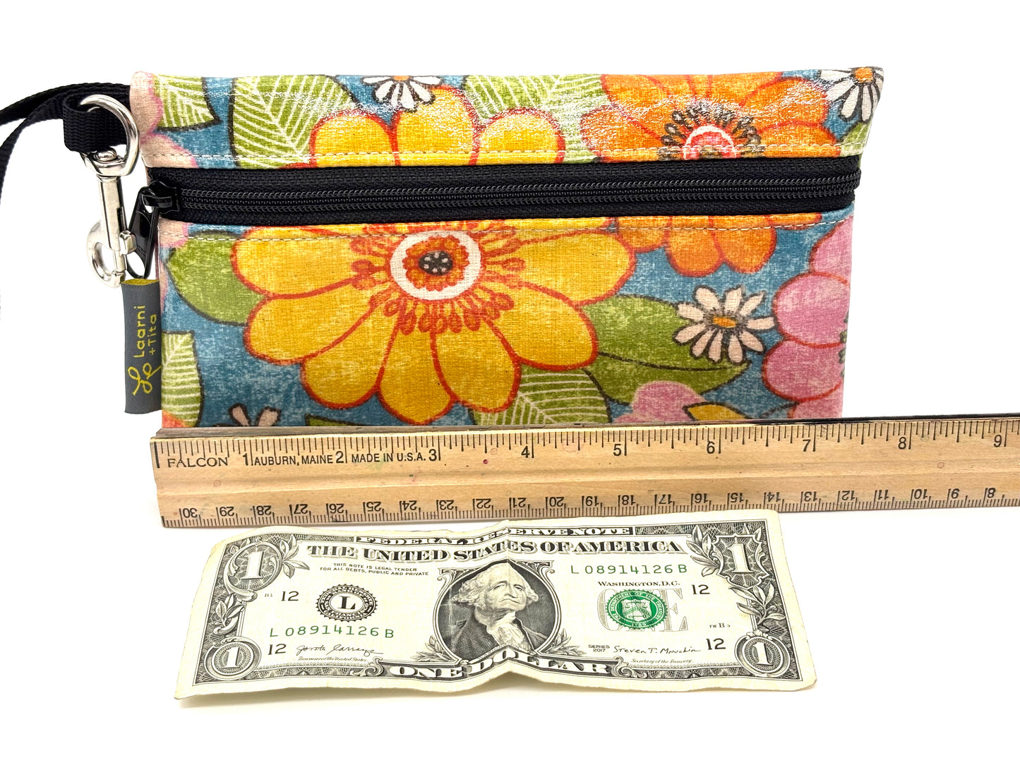 Medium Wristlet in Vintage Floral Pink