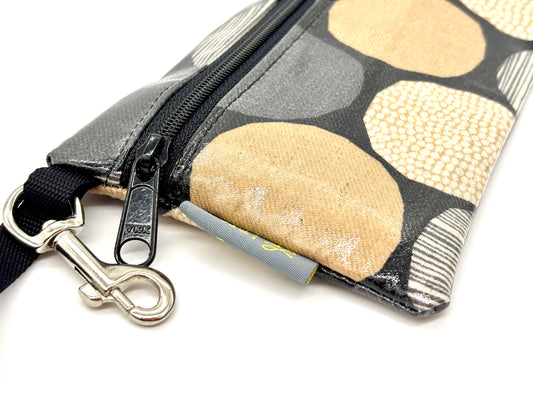 Medium Wristlet in Rounds Multicolor