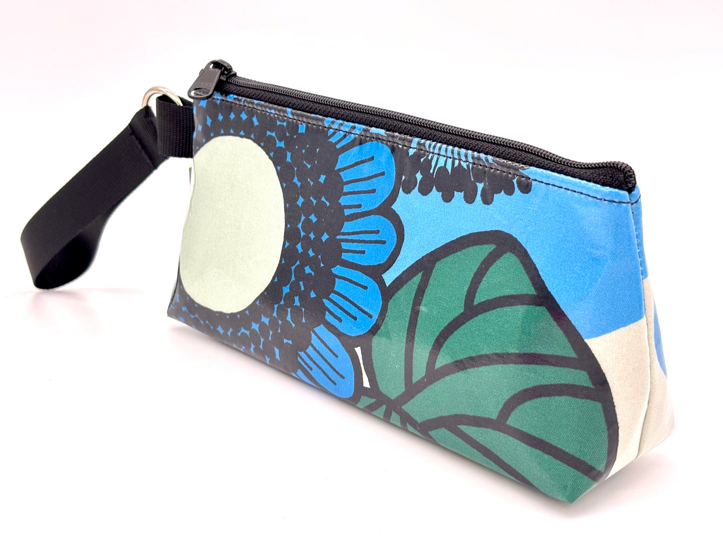 Medium Makeup in Big Blue Flowers