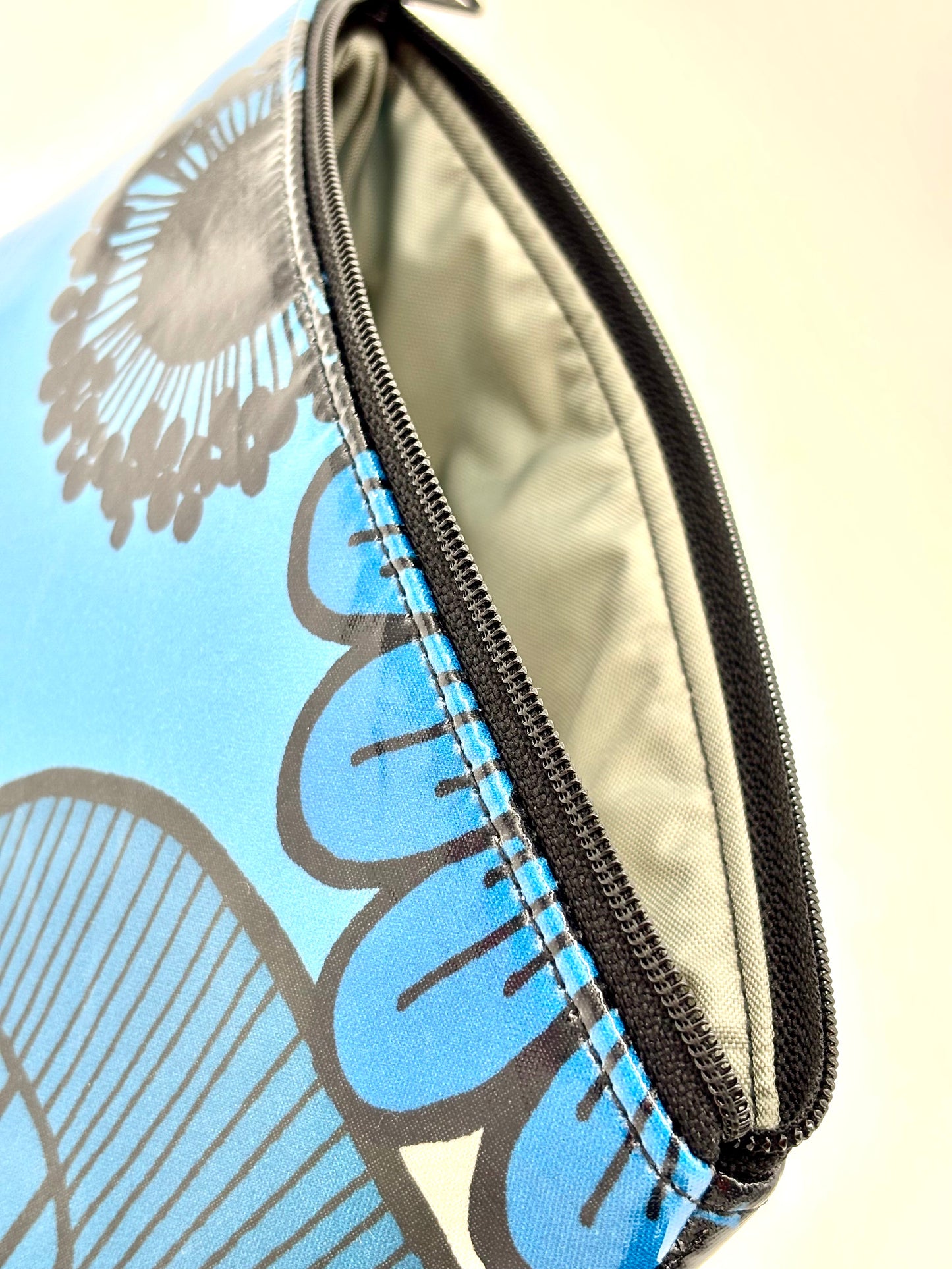 Medium Makeup in Big Blue Flowers