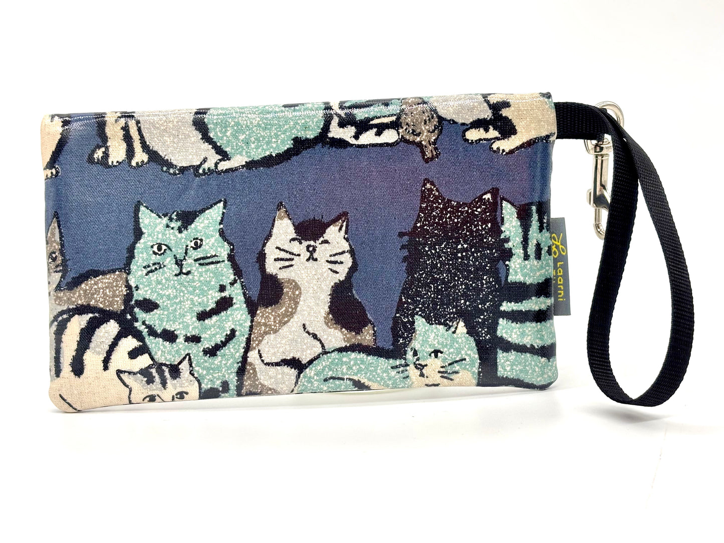 Medium Wristlet in Smart Cats on Blue