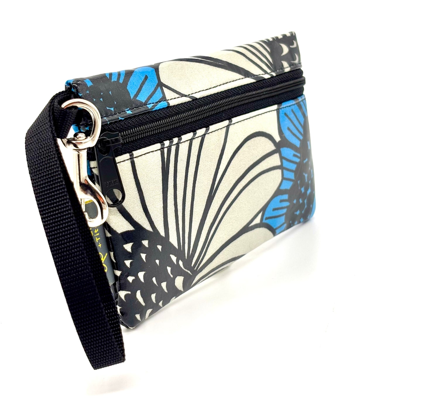 Medium Wristlet in Big Blue Flowers