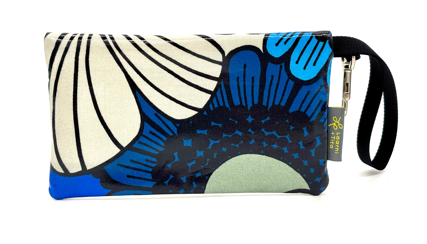 Medium Wristlet in Big Blue Flowers