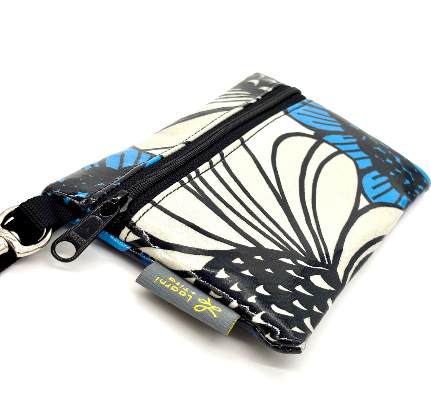 Medium Wristlet in Big Blue Flowers