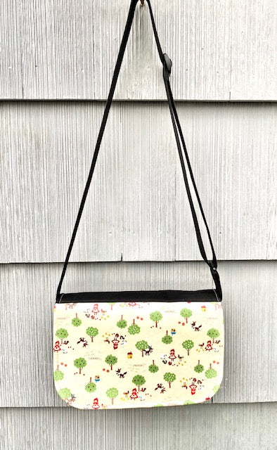 Short Messenger Bag in Red Hoodie