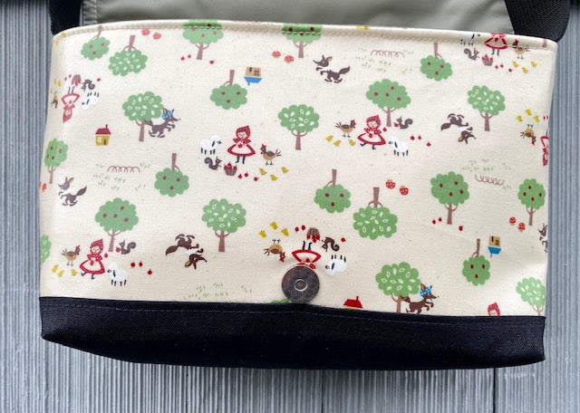 Short Messenger Bag in Red Hoodie