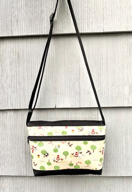 Short Messenger Bag in Red Hoodie
