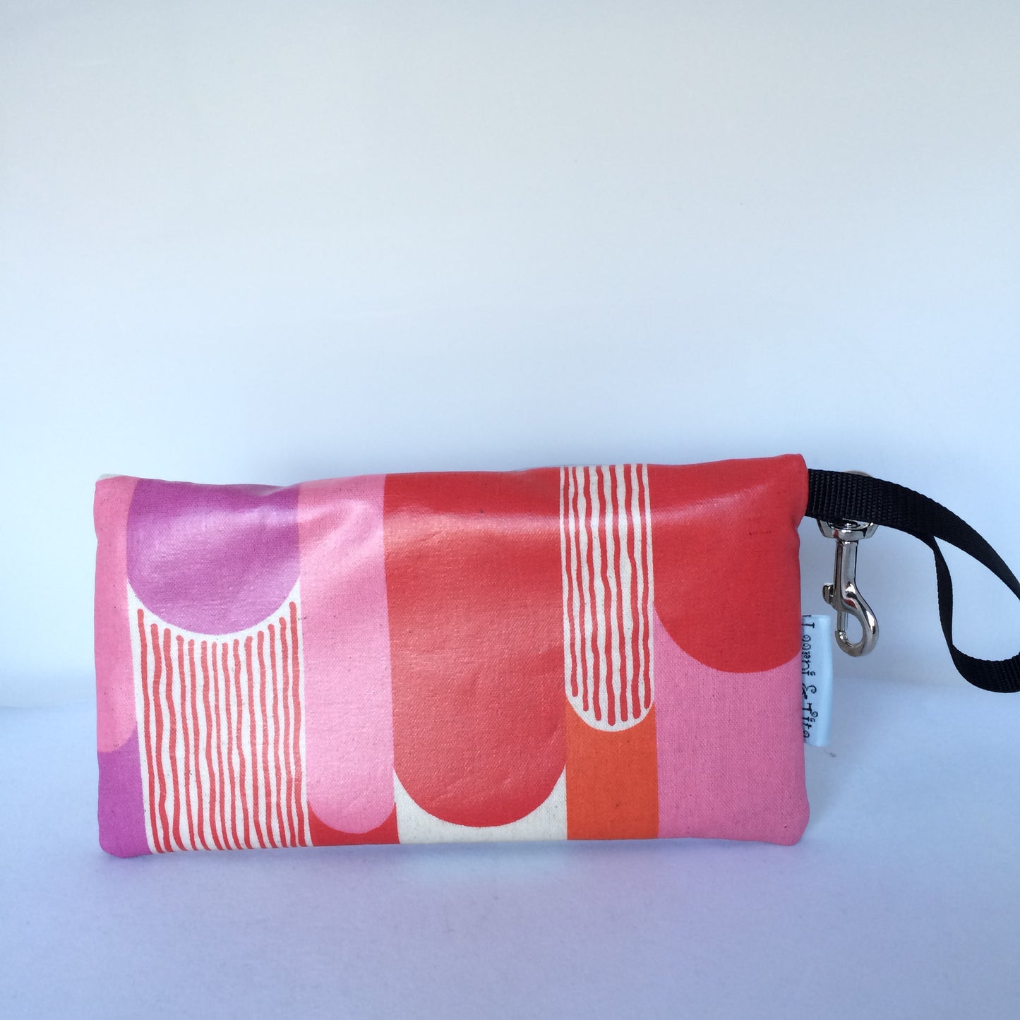 Large Wristlet in Pink