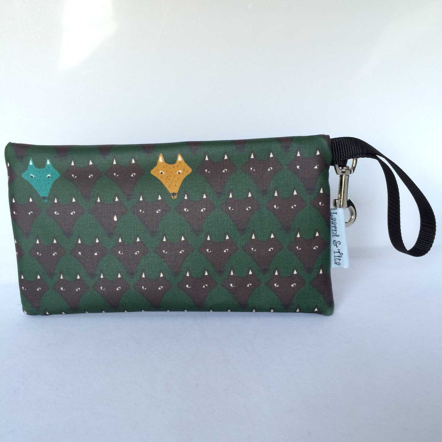 Large Wristlet in Green Fox/Wolf