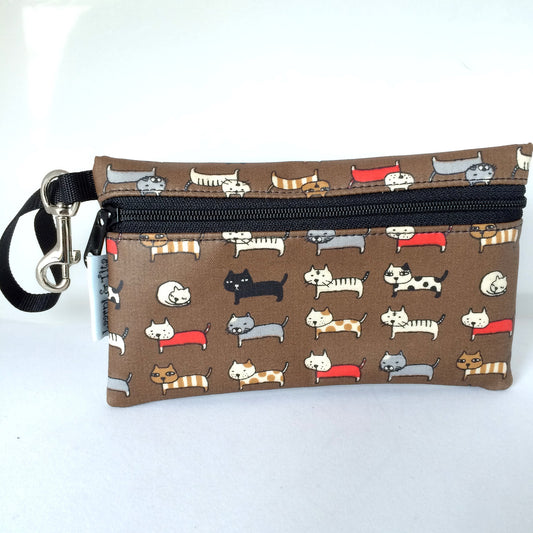 Medium Wristlet in Brown Cat