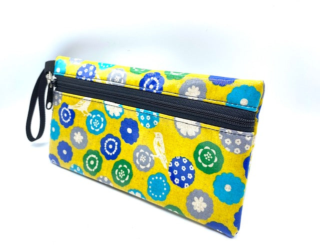 Medium Wristlet in Yellow Bird print