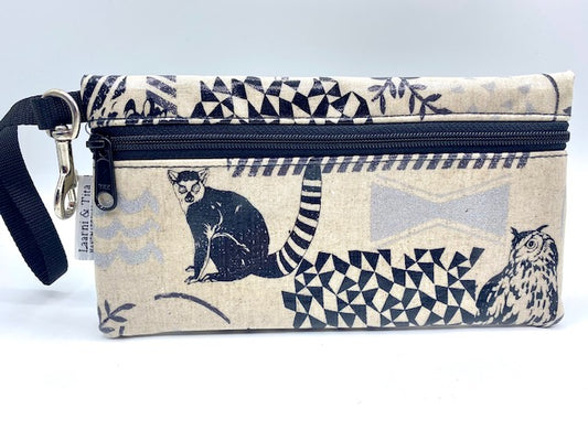 Large Wristlet in Lemur print