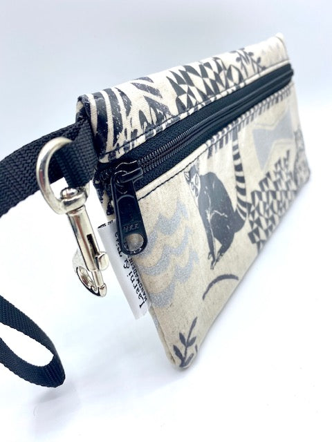 Large Wristlet in Lemur print