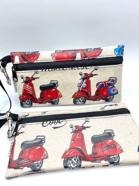 Large Wristlet in Scooter print