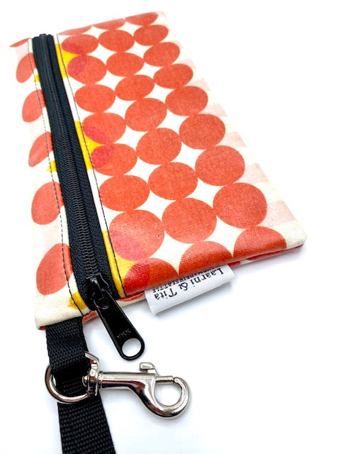 Large Wristlet in Red Circles