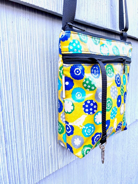 Medium Travel Purse in Yellow Bird