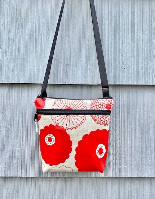 Medium Travel Purse in Red Flowers