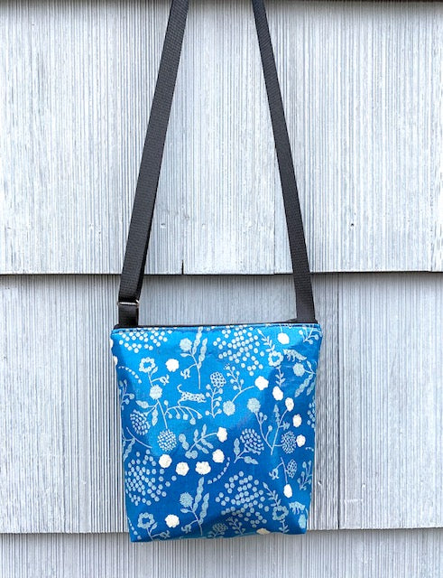 Medium Travel Purse in Blue Silver Fox