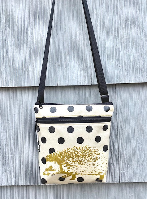 Medium Travel Purse in Gold Hedgehog