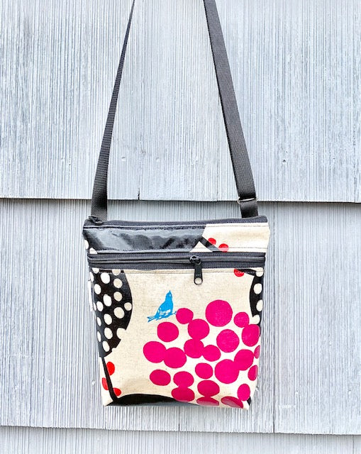 Medium Travel Purse in Pink Berries