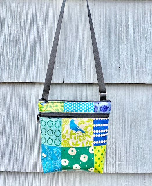 Medium Travel Purse in Blue Bird Patchwork