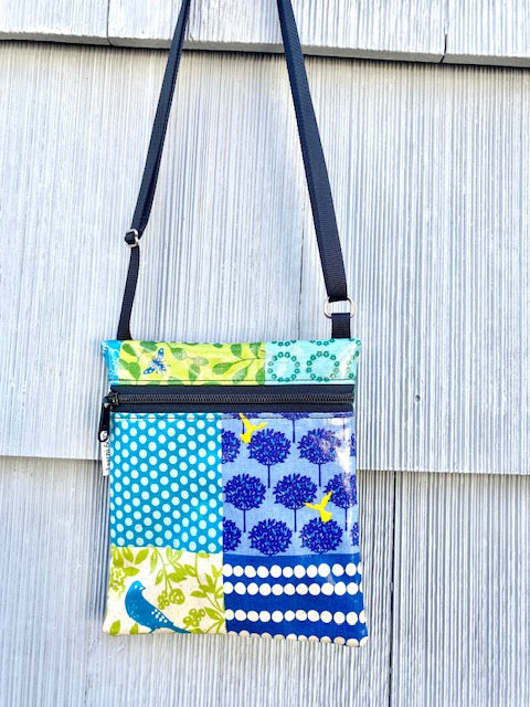 Small Travel Purse in Blue Bird Patchwork