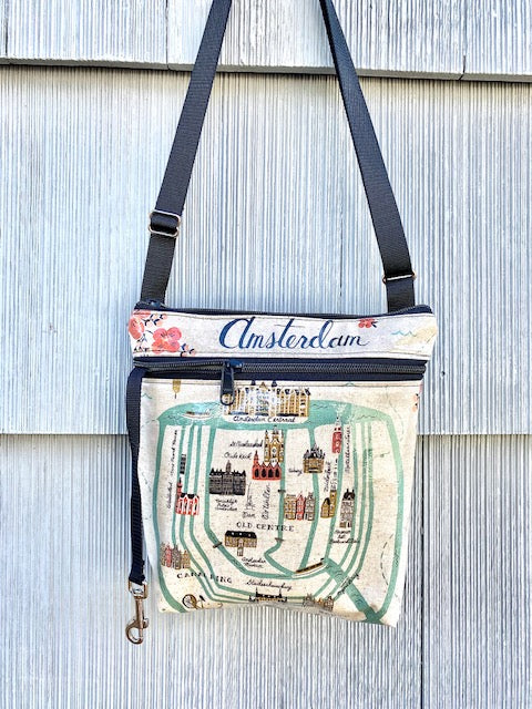 Medium Travel Purse in Amsterdam